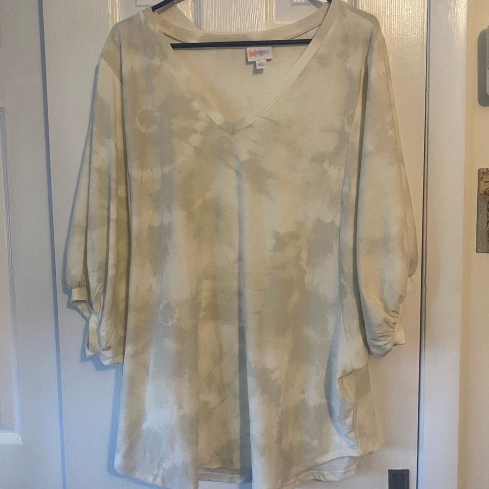 NWOT Lularoe Renee xl. Never worn